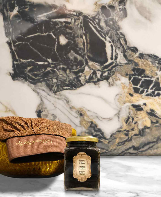 Exfoliere corporala cu sapun negru cu eucalipt si manusa Kessa