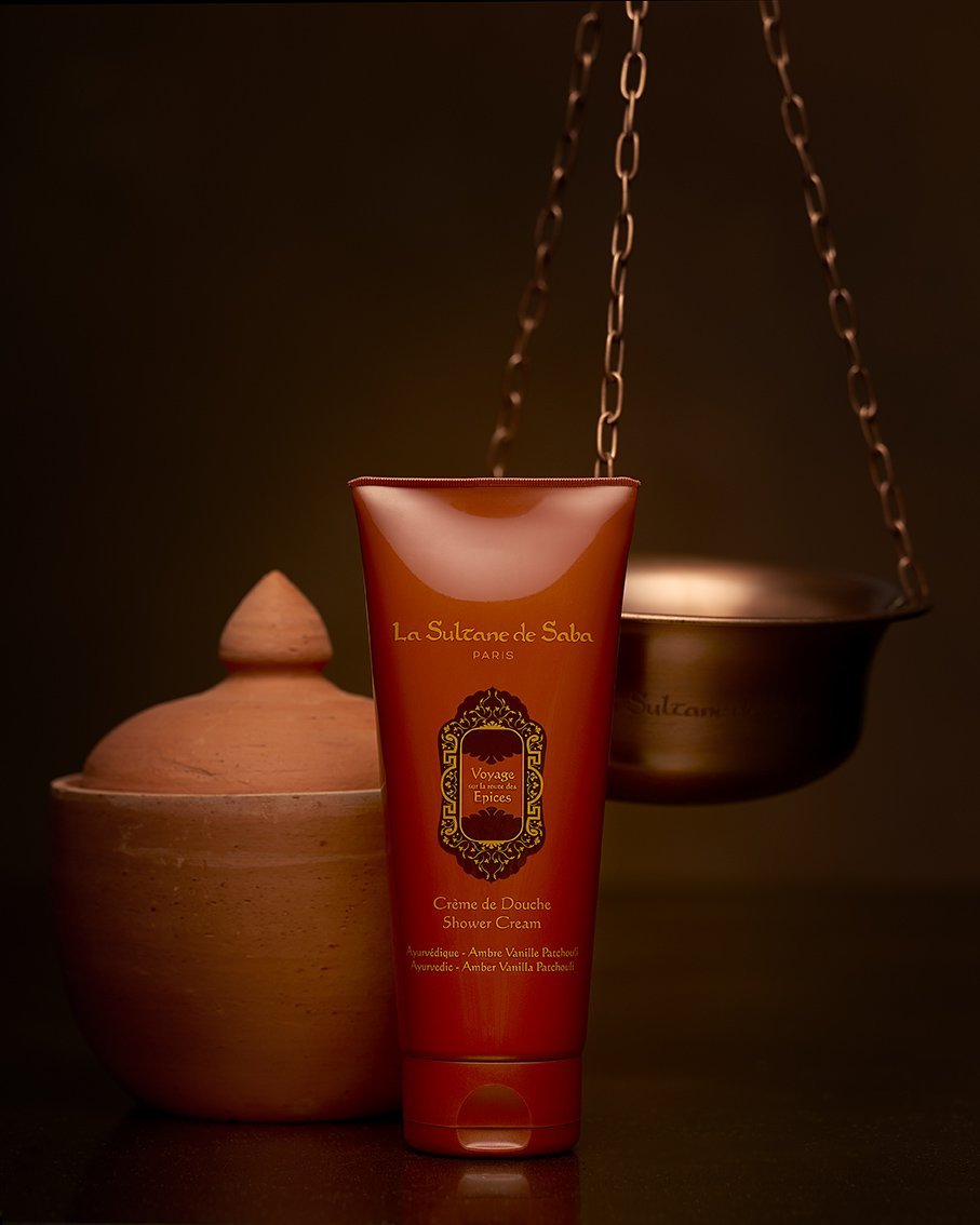 file:///C:/Users/Diana Diaconu/Pictures/Saved Pictures/La Sultane de Saba/PACKSHOT ESHOP 2020/AYURVEDIQUE/CREME DE DOUCHE.png